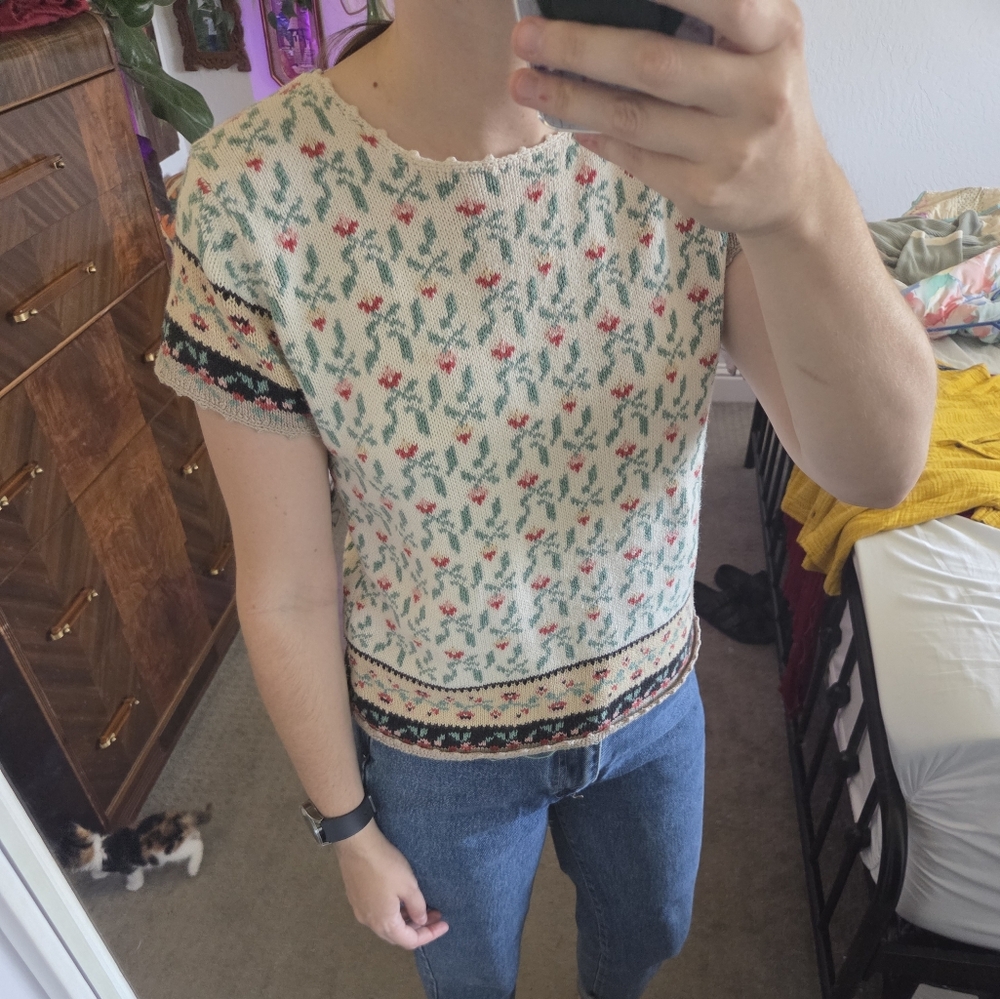 Susan Bristol Cream and Red Floral Short Sleeve Tee